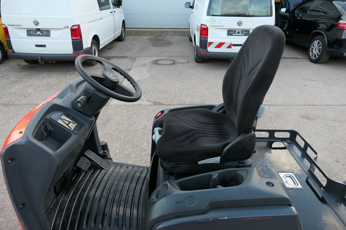 LINDE P 60 Z Schlepper Batterie 11/2019 - Складской тягач: фото 5 LINDE P 60 Z Schlepper Batterie 11/2019 - Складской тягач: фото 5