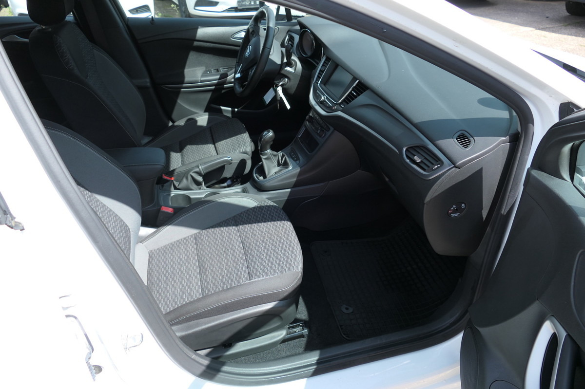 OPEL Astra Sports Tourer 1.5 CDTI KLIMA - Универсал: фото 5 OPEL Astra Sports Tourer 1.5 CDTI KLIMA - Универсал: фото 5