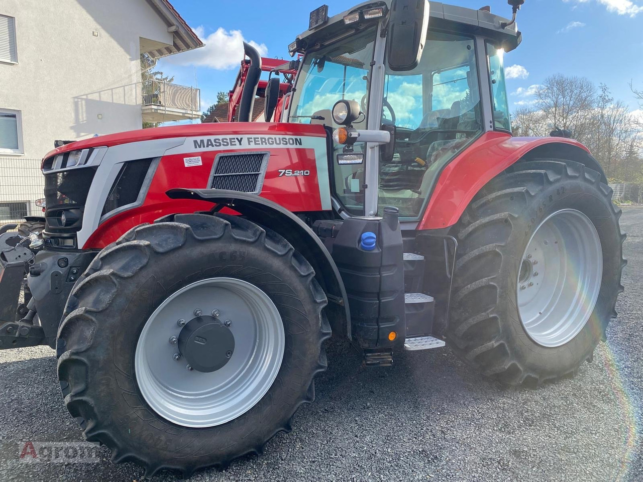 Massey Ferguson 7S.210 Dyna-VT EXCLUSIVE - Трактор: фото 1 Massey Ferguson 7S.210 Dyna-VT EXCLUSIVE - Трактор: фото 1