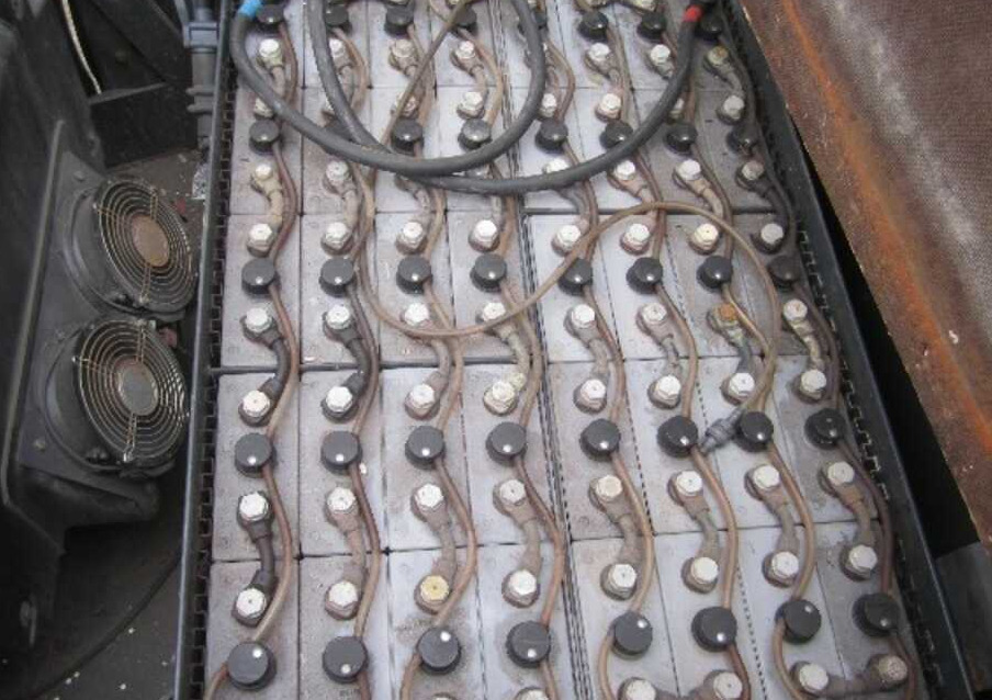 Linde W 20 - Складской тягач: фото 2 Linde W 20 - Складской тягач: фото 2