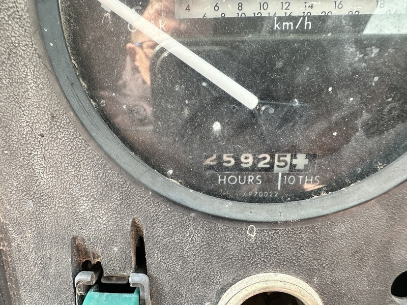 John Deere 4040 - Трактор: фото 5 John Deere 4040 - Трактор: фото 5