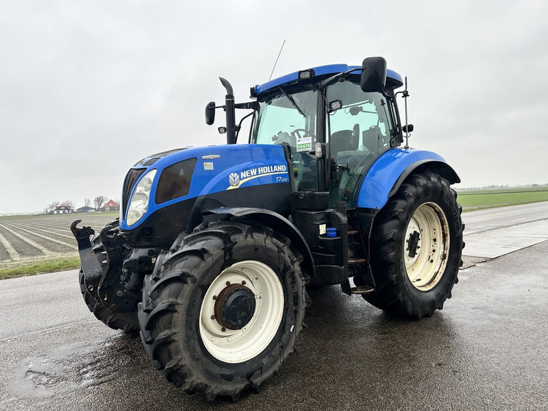 New Holland T7.210 - Трактор: фото 1 New Holland T7.210 - Трактор: фото 1