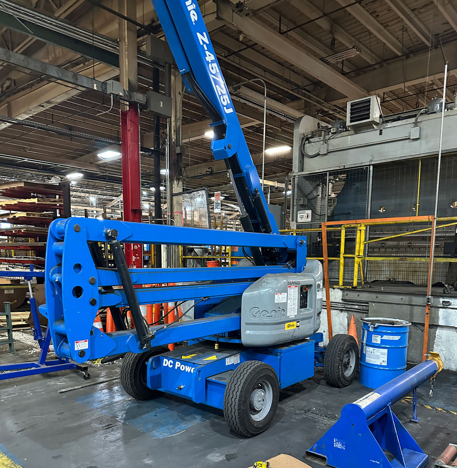 Genie Z-45/25J - Телескопический фронтальный погрузчик: фото 2 Genie Z-45/25J - Телескопический фронтальный погрузчик: фото 2