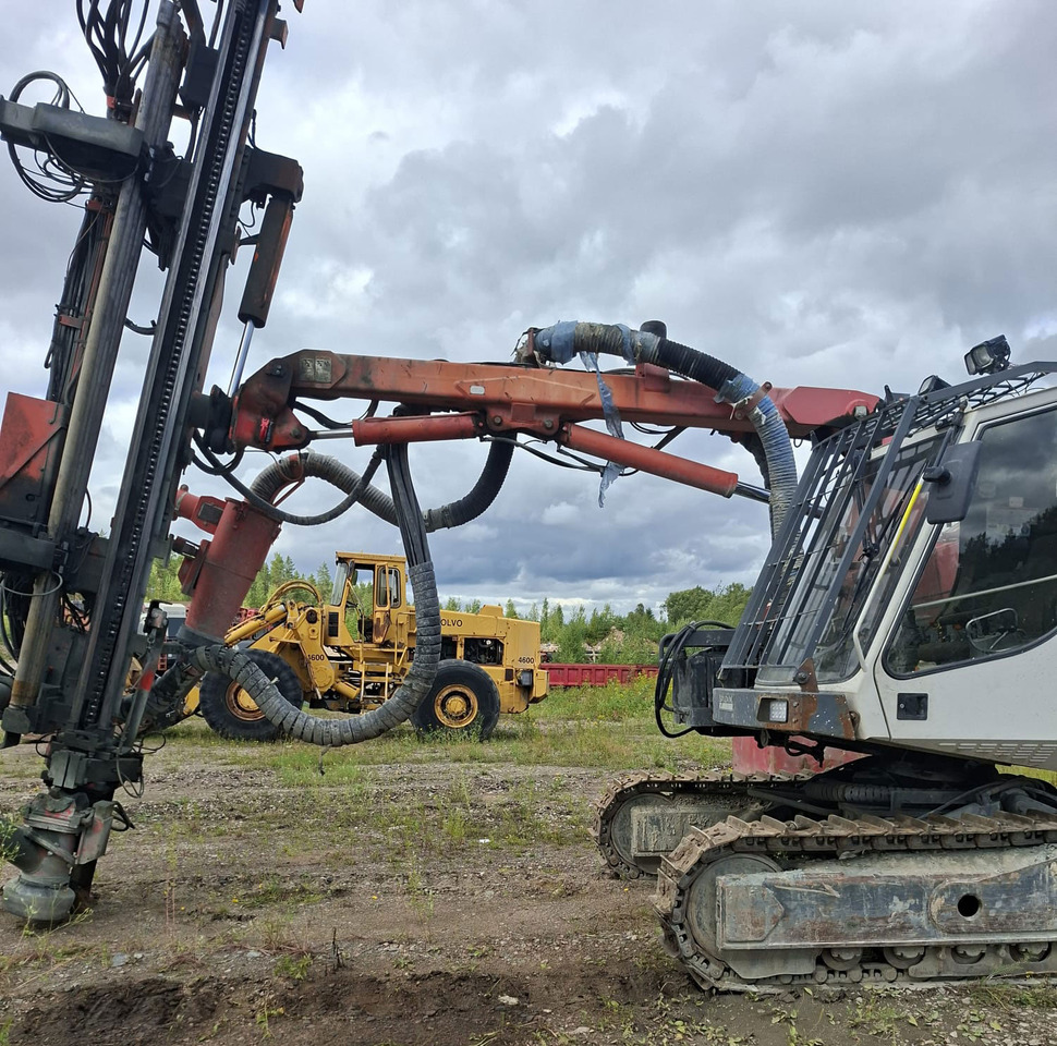 Sandvik DX800 - Буровая машина: фото 3 Sandvik DX800 - Буровая машина: фото 3