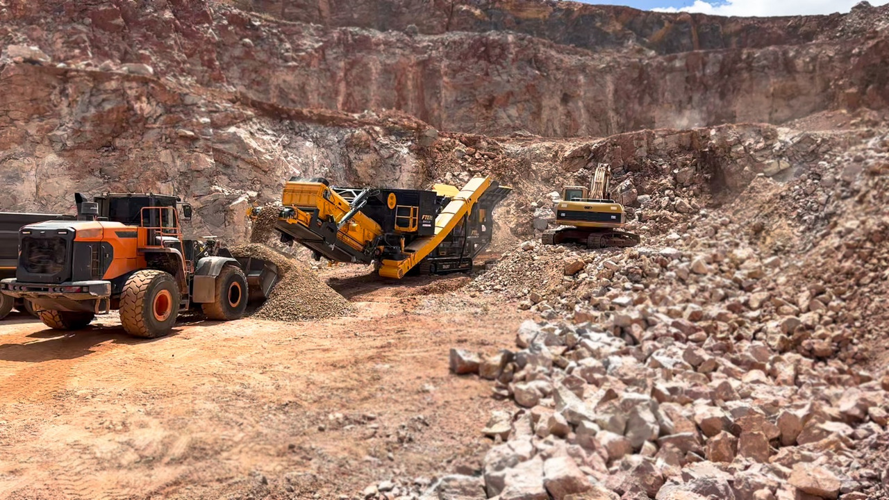 FABO crawler crusher - Дробилка: фото 2 FABO crawler crusher - Дробилка: фото 2