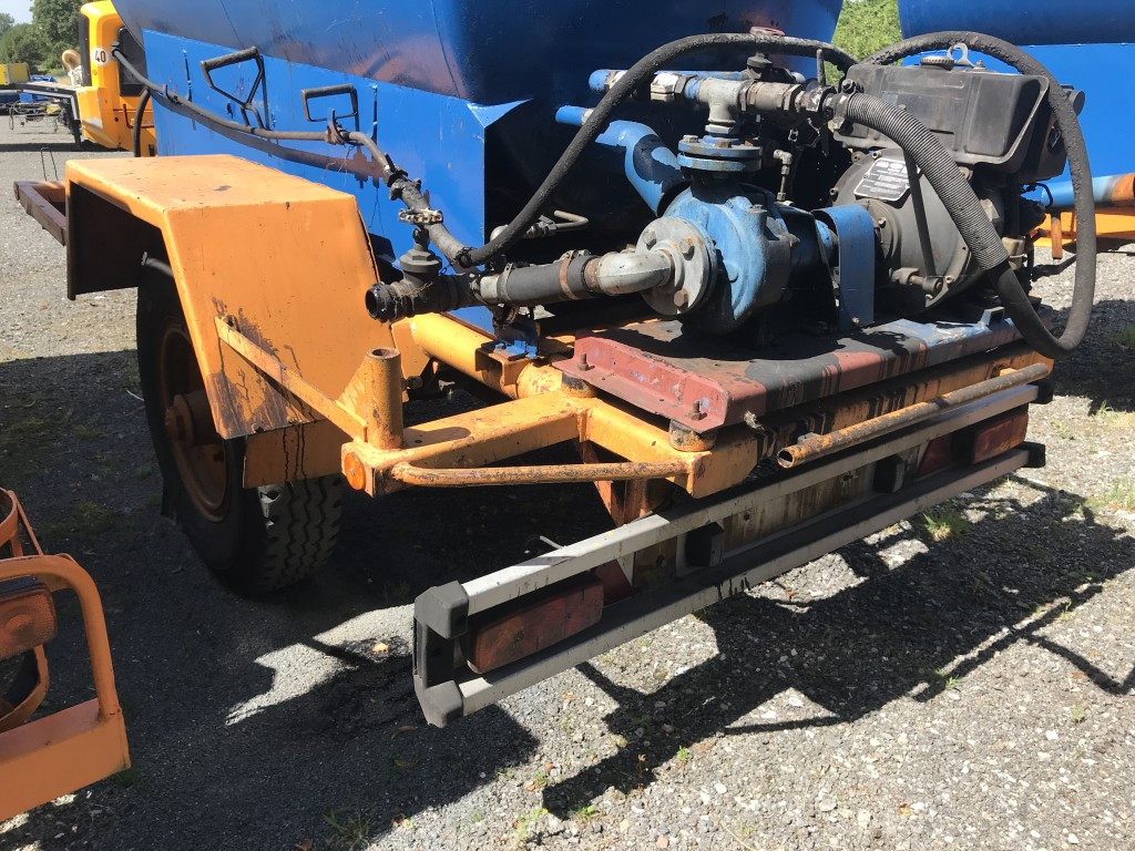 BATHE 1 Achs Anhänger Bitum / Teerkocher - 2,8 m³ Hatz Diesel-Motor 1 D 42 Z - Прицеп-цистерна: фото 5 BATHE 1 Achs Anhänger Bitum / Teerkocher - 2,8 m³ Hatz Diesel-Motor 1 D 42 Z - Прицеп-цистерна: фото 5