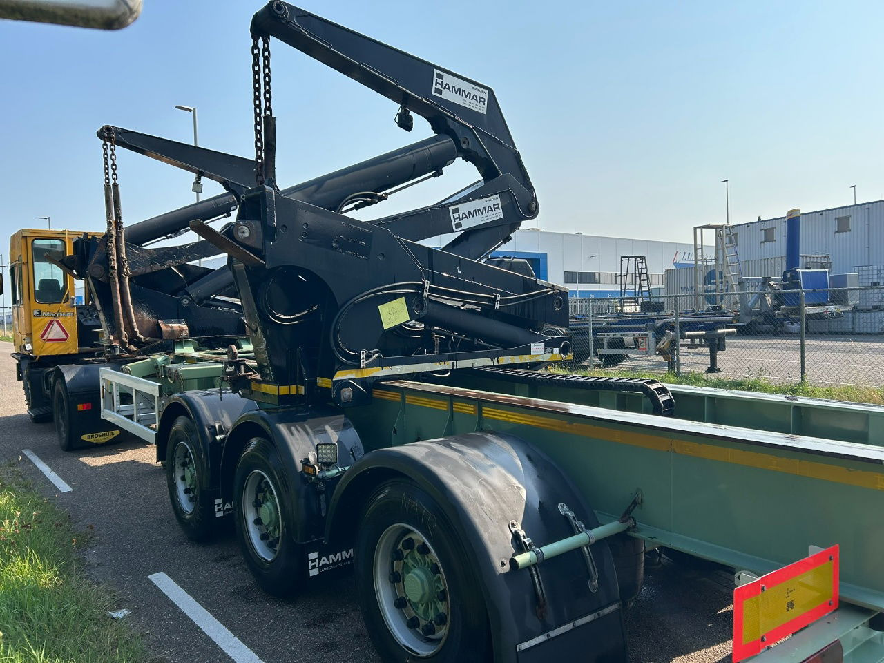 Hammar 195 HC / 20 ft, 2 x 20 ft 40 ft HC, power pack Diesel, Wireless controller 2 x, telescopic chassis - Полуприцеп-контейнеровоз/ Сменный кузов: фото 3 Hammar 195 HC / 20 ft, 2 x 20 ft 40 ft HC, power pack Diesel, Wireless controller 2 x, telescopic chassis - Полуприцеп-контейнеровоз/ Сменный кузов: фото 3