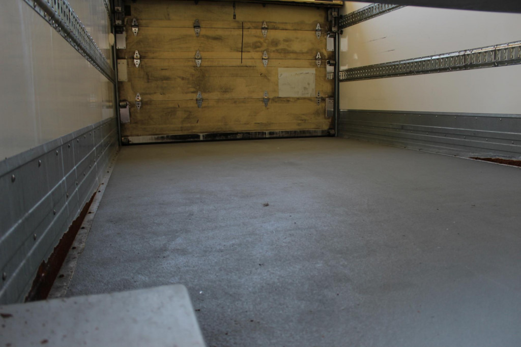 Renault D 7.5 E6 Kühler LBW+Rolltor Strom Klima 53Tkm! - Фургон-рефрижератор: фото 3 Renault D 7.5 E6 Kühler LBW+Rolltor Strom Klima 53Tkm! - Фургон-рефрижератор: фото 3