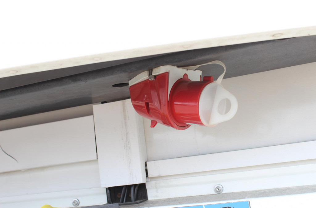 SCHMITZ Bi-Multi-Temp. TW Rolltor Lenkachse Rent-Miete - Полуприцеп-рефрижератор: фото 5 SCHMITZ Bi-Multi-Temp. TW Rolltor Lenkachse Rent-Miete - Полуприцеп-рефрижератор: фото 5