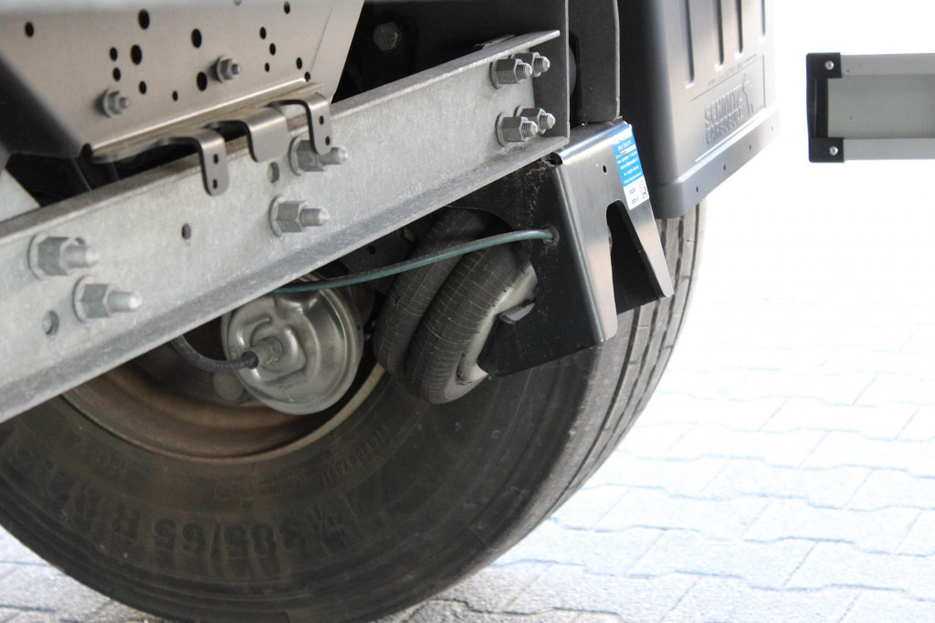 SCHMITZ Koffer 2,7h Doppelstock Liftachse Miete-Rent - Полуприцеп-фургон: фото 5 SCHMITZ Koffer 2,7h Doppelstock Liftachse Miete-Rent - Полуприцеп-фургон: фото 5