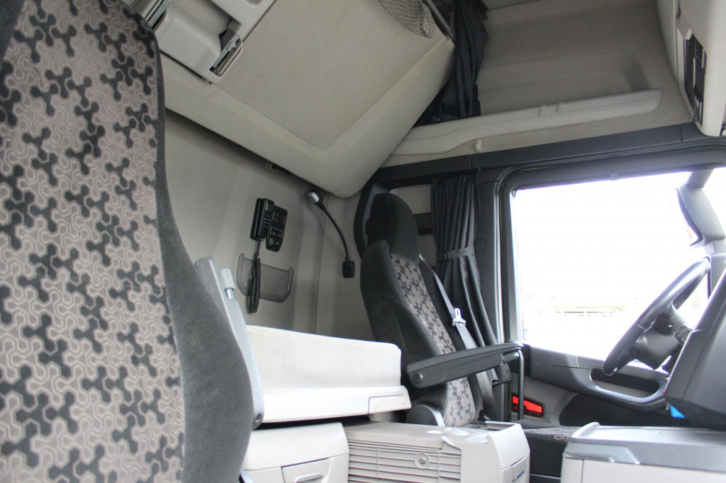 Scania S 500 Retarder Kühlbox Alufelgen Navi Vollspoiler - Тягач: фото 4 Scania S 500 Retarder Kühlbox Alufelgen Navi Vollspoiler - Тягач: фото 4