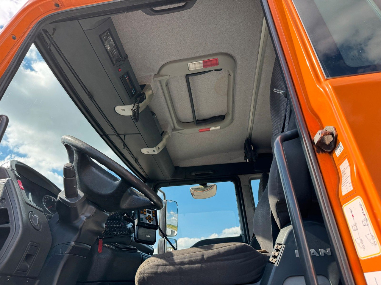 MAN TGA 18.350 4x4 Meiler Abroller RK 14.45 Winterd. - Крюковой мультилифт: фото 5 MAN TGA 18.350 4x4 Meiler Abroller RK 14.45 Winterd. - Крюковой мультилифт: фото 5