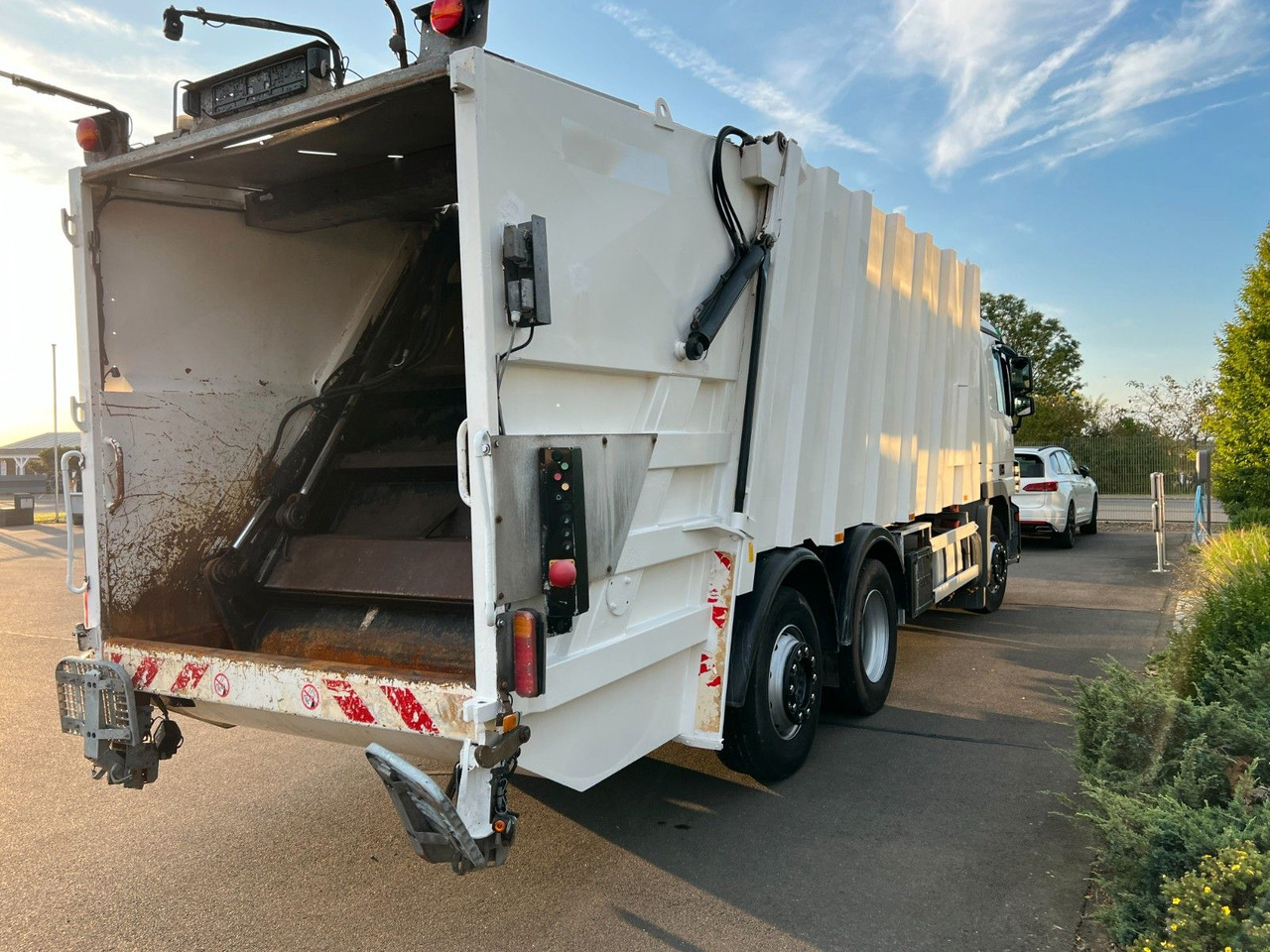 Mercedes-Benz Actros 2532 6x2 MP3 Faun Power Press 524 - Мусоровоз: фото 3 Mercedes-Benz Actros 2532 6x2 MP3 Faun Power Press 524 - Мусоровоз: фото 3