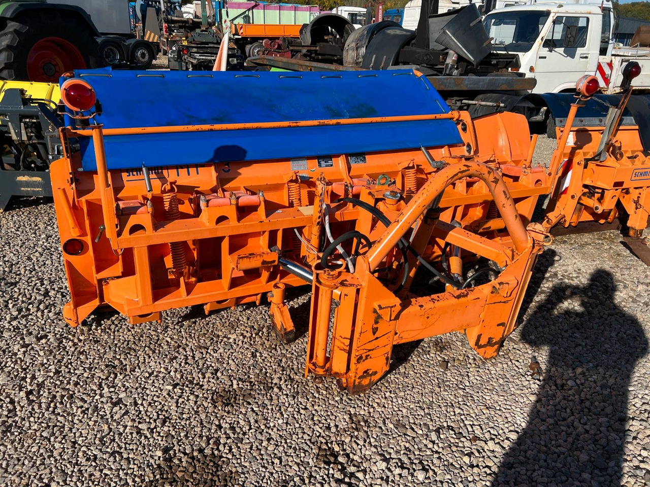 Mehrere Schneepflüge Schmidt, Küpper Weisser mehrere Schneepflüge Schmidt, Küpper Weisser - Отвал для снега: фото 1 Mehrere Schneepflüge Schmidt, Küpper Weisser mehrere Schneepflüge Schmidt, Küpper Weisser - Отвал для снега: фото 1