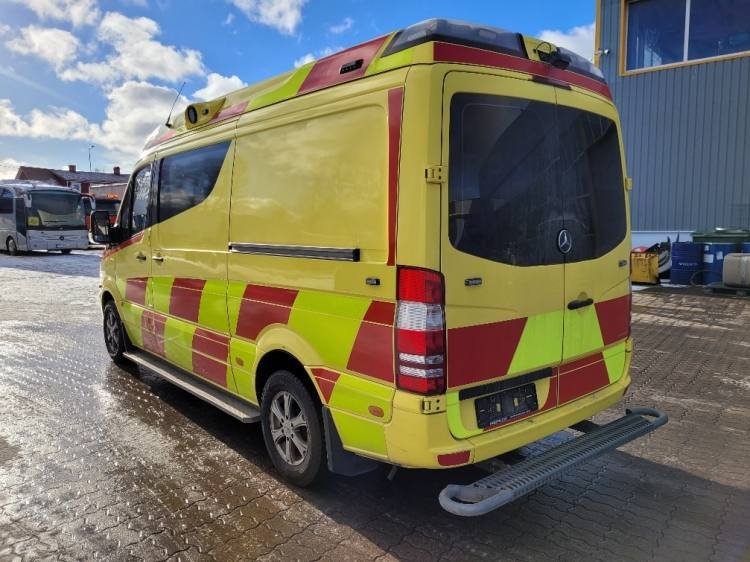 MERCEDES – BENZ SPRINTER 3.0D AMBULANCE (PROFILE) KLIMA 2.2016 EURO 6 - Машина скорой помощи: фото 3 MERCEDES – BENZ SPRINTER 3.0D AMBULANCE (PROFILE) KLIMA 2.2016 EURO 6 - Машина скорой помощи: фото 3
