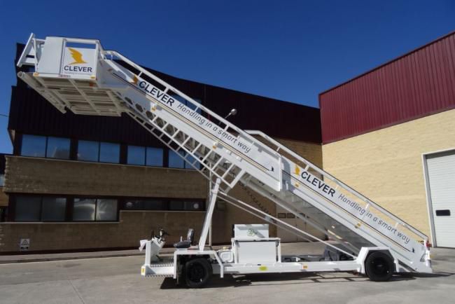 EINSA Passenger Stairs EDU Wide - Пассажирский трап: фото 3 EINSA Passenger Stairs EDU Wide - Пассажирский трап: фото 3