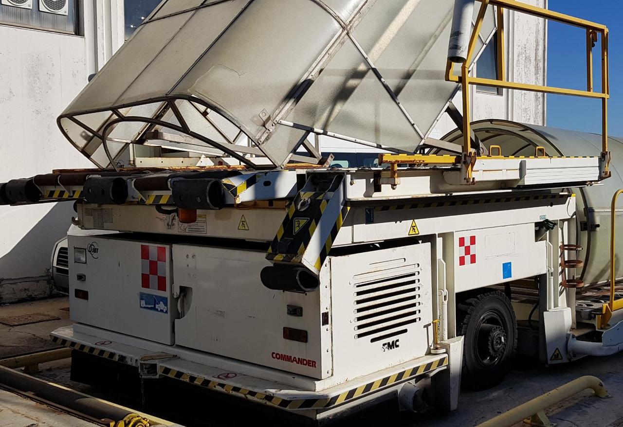 FMC loader Commander 15 Wide - Перегружатель контейнеров и паллет: фото 1 FMC loader Commander 15 Wide - Перегружатель контейнеров и паллет: фото 1