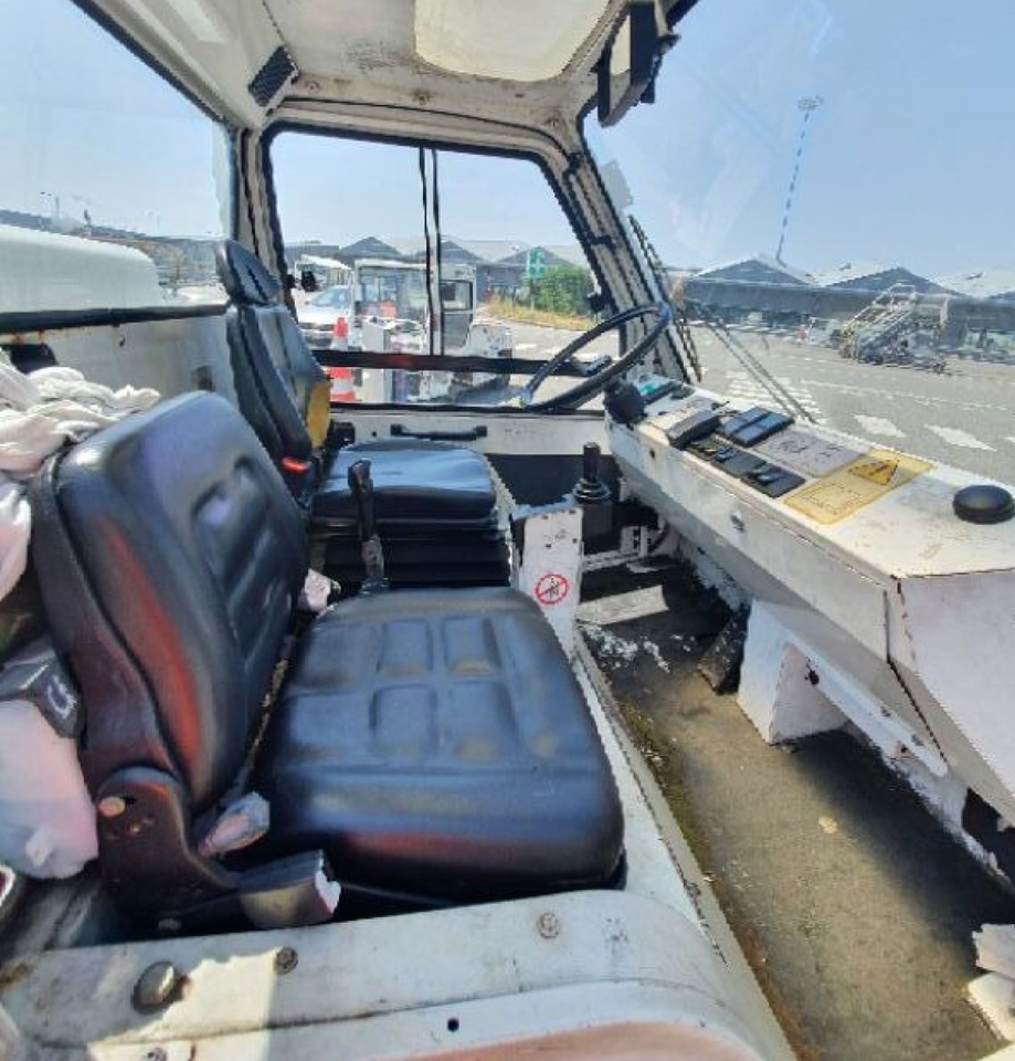 TLD Pushback TMX150-12 - Аэродромный тягач: фото 4 TLD Pushback TMX150-12 - Аэродромный тягач: фото 4