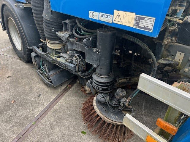 DAF 65 FA65.180 CF - Подметально-уборочная машина: фото 3 DAF 65 FA65.180 CF - Подметально-уборочная машина: фото 3