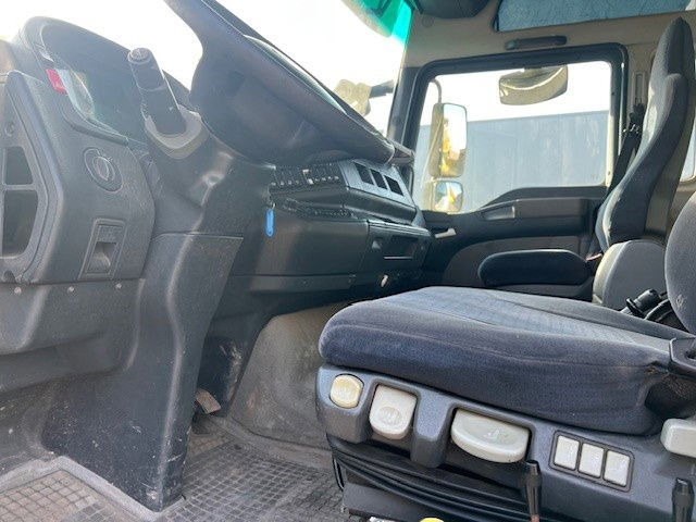 MAN TGA 26.440 .440 6x2 - Грузовик-контейнеровоз/ Сменный кузов: фото 5 MAN TGA 26.440 .440 6x2 - Грузовик-контейнеровоз/ Сменный кузов: фото 5