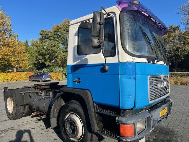 MAN 12.232 18.232 - Тягач: фото 2 MAN 12.232 18.232 - Тягач: фото 2