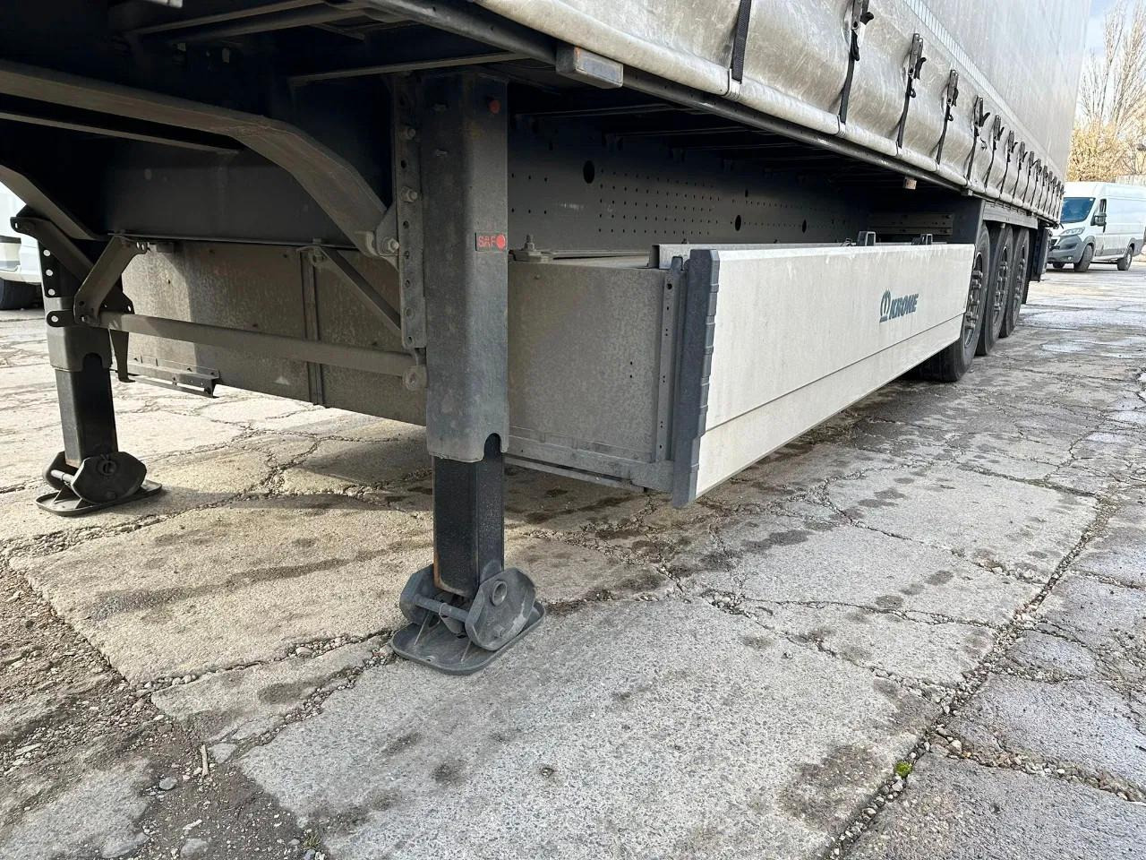 Тентованный полуприцеп Krone SD XL Code, Lifting Axle A: фото 10 Тентованный полуприцеп Krone SD XL Code, Lifting Axle A: фото 10