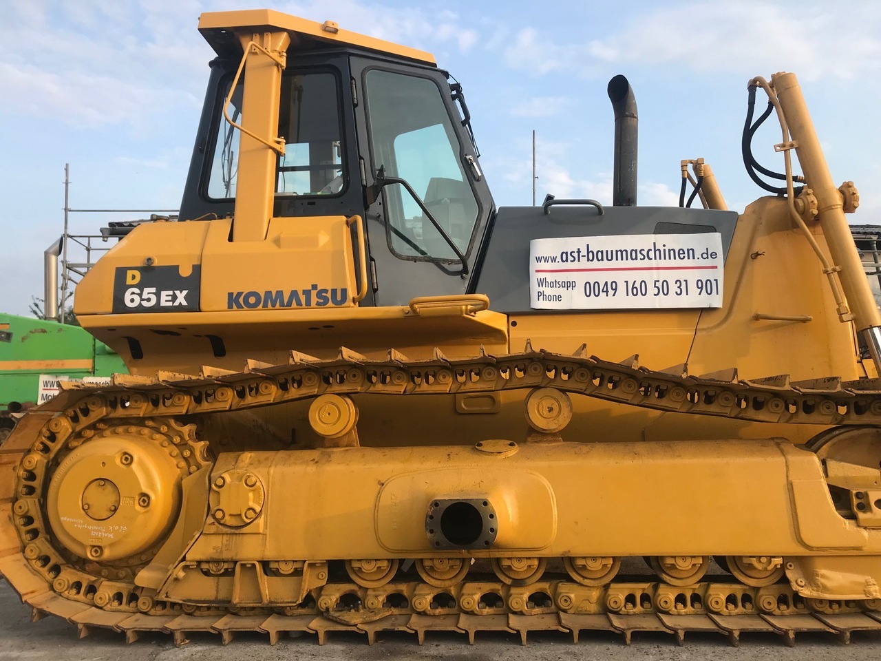 KOMATSU D65EX-12 mit Ripperventil - Бульдозер: фото 1 KOMATSU D65EX-12 mit Ripperventil - Бульдозер: фото 1