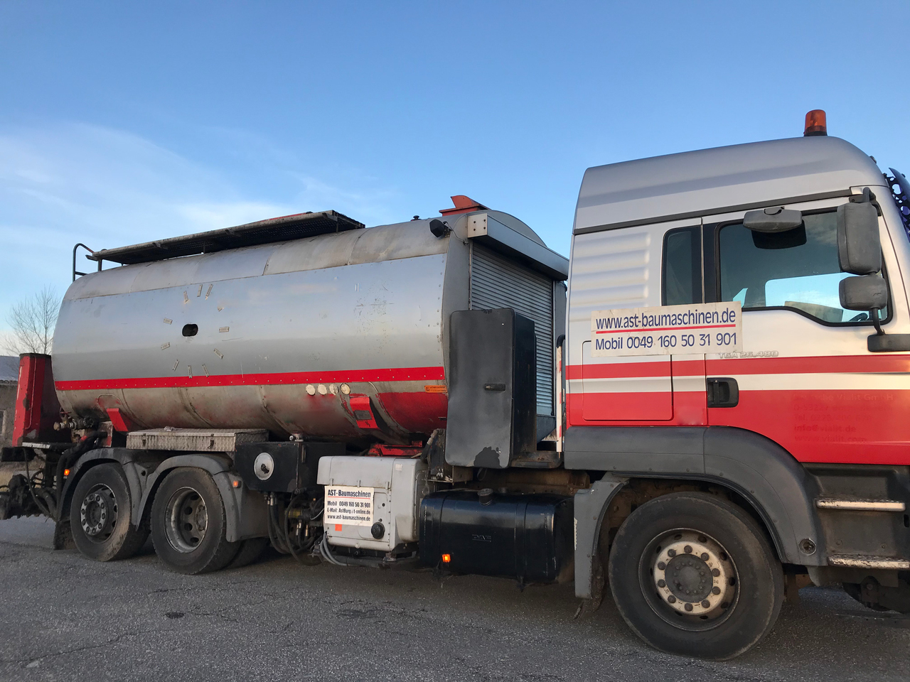 MAN Asphaltsprayer TGA 26.480 6x2-2 - Гудронатор: фото 1 MAN Asphaltsprayer TGA 26.480 6x2-2 - Гудронатор: фото 1