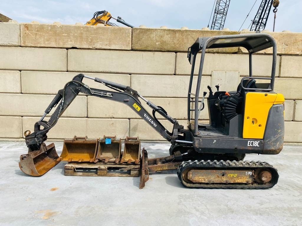 Volvo EC 18 C - Мини-экскаватор: фото 1 Volvo EC 18 C - Мини-экскаватор: фото 1