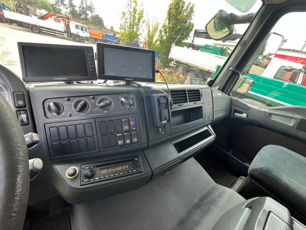 MAN TG-L 12.220 4x2 BL Standardkoffer LBW LBW 1.5 to - Грузовик с закрытым кузовом: фото 3 MAN TG-L 12.220 4x2 BL Standardkoffer LBW LBW 1.5 to - Грузовик с закрытым кузовом: фото 3