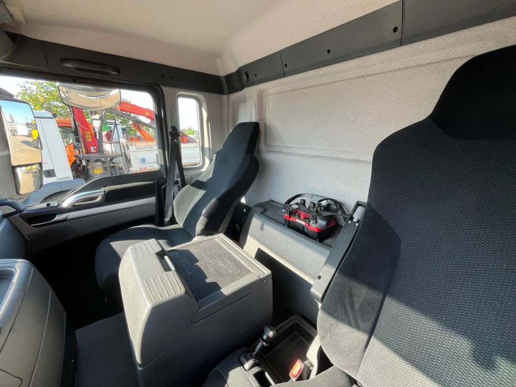 MAN TG-S 26.400 6x2-2 BL Pritsche Heckkran 5xhydr.Ausschub, Funk - Грузовик бортовой/ Платформа, Автоманипулятор: фото 2 MAN TG-S 26.400 6x2-2 BL Pritsche Heckkran 5xhydr.Ausschub, Funk - Грузовик бортовой/ Платформа, Автоманипулятор: фото 2