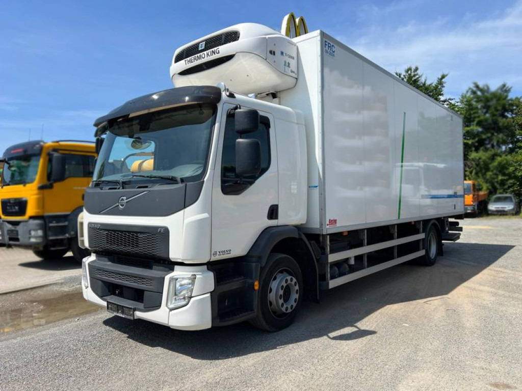 VOLVO (S) Truck FE 320 Kühlkoffer LBW Thermokin T 1200R - Рефрижератор: фото 1 VOLVO (S) Truck FE 320 Kühlkoffer LBW Thermokin T 1200R - Рефрижератор: фото 1