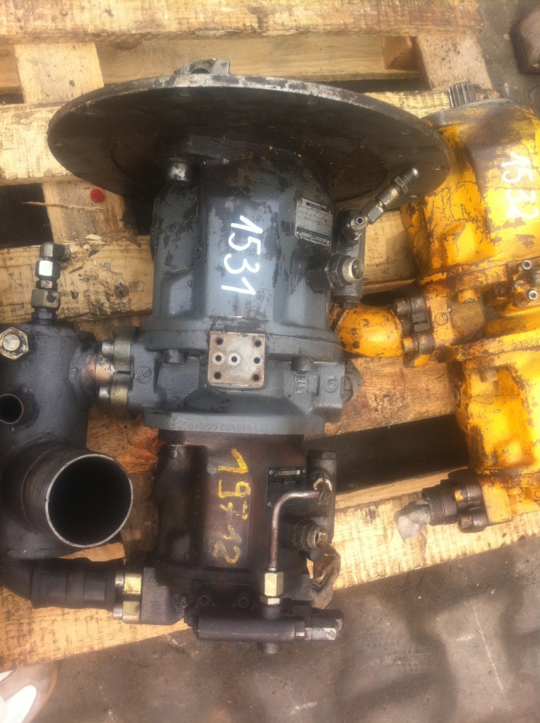 BRUENINGHAUS HYDRAULIK A10VO71FHD/31R-PSC12K02-S0184 940147 + A10VO28DFLR/31R-S0160 PSC12N00 00940142 - Гидравлический насос для Строительной техники: фото 1 BRUENINGHAUS HYDRAULIK A10VO71FHD/31R-PSC12K02-S0184 940147 + A10VO28DFLR/31R-S0160 PSC12N00 00940142 - Гидравлический насос для Строительной техники: фото 1