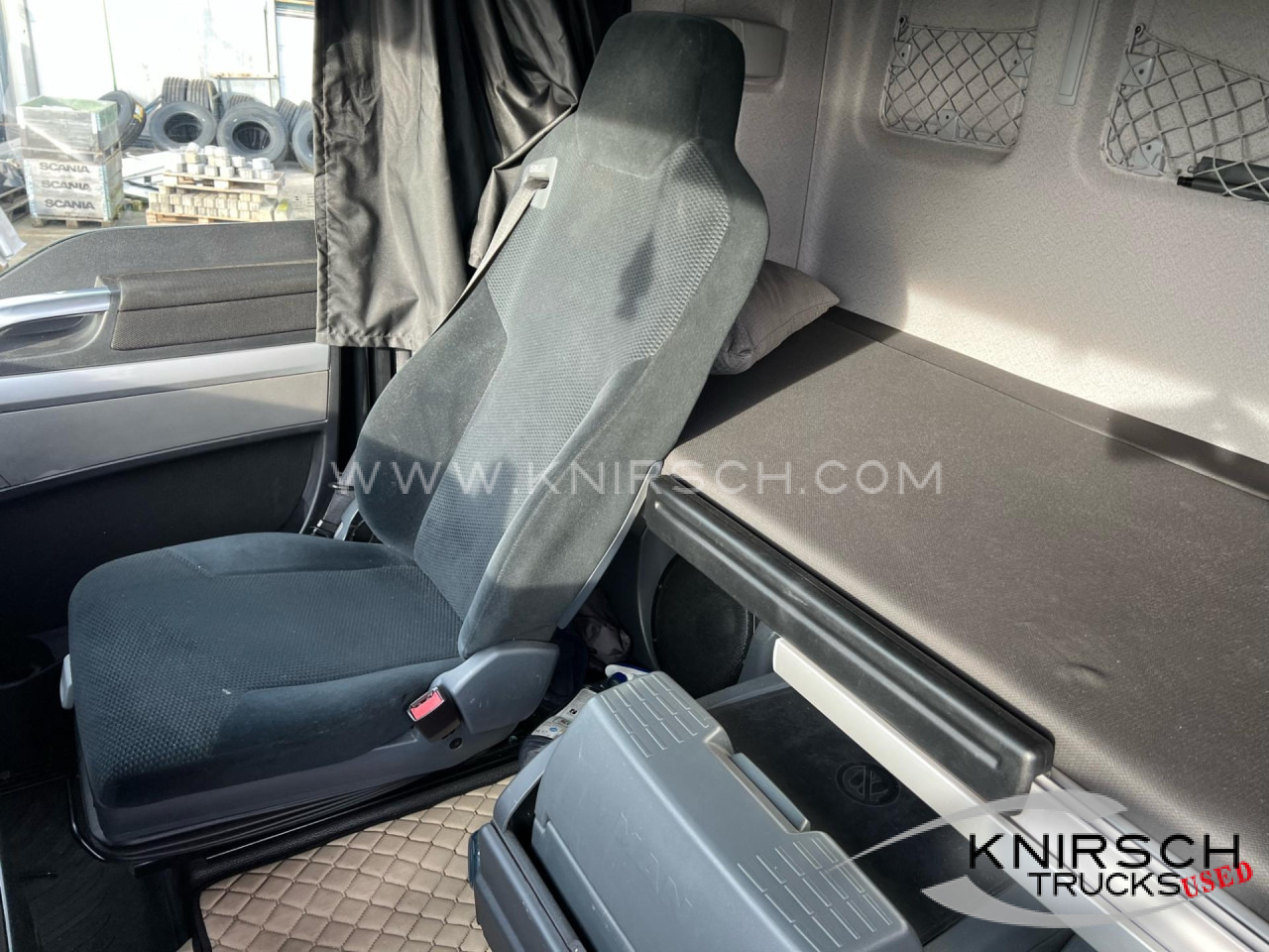 MAN TGA 26.480 Schwenkwandaufbau mit Böhm - Грузовик для перевозки напитков: фото 2 MAN TGA 26.480 Schwenkwandaufbau mit Böhm - Грузовик для перевозки напитков: фото 2