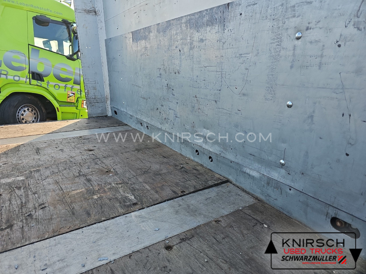 SCHWARZMUELLER J-3A-80 Plateausattel - Прицеп бортовой/ Платформа: фото 3 SCHWARZMUELLER J-3A-80 Plateausattel - Прицеп бортовой/ Платформа: фото 3