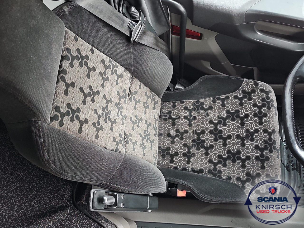 SCANIA R 450 A4x2LA / LED / Sideskirts / ADR AT - Тягач: фото 4 SCANIA R 450 A4x2LA / LED / Sideskirts / ADR AT - Тягач: фото 4