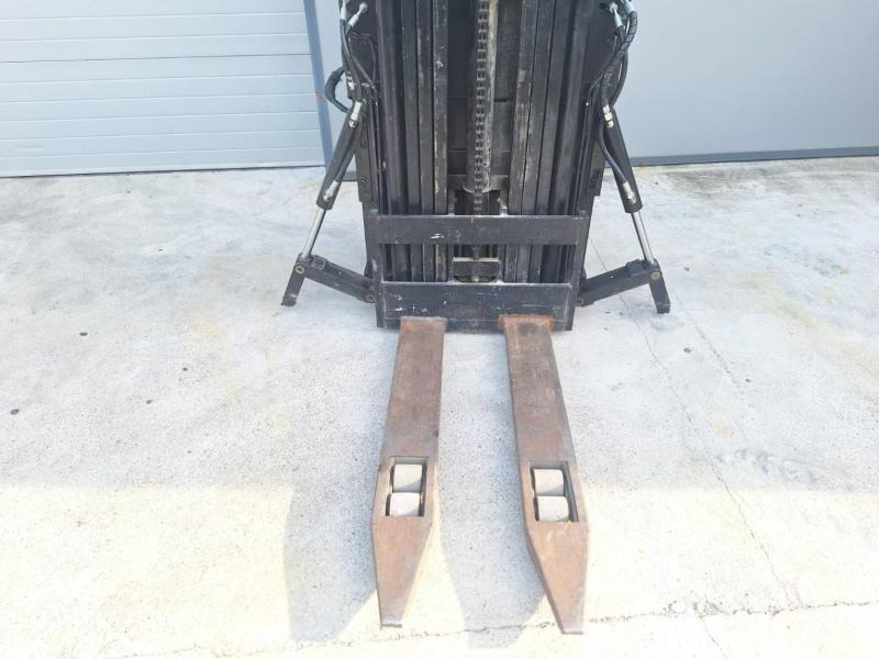 Штабелер Caterpillar NSR16N: фото 14 Штабелер Caterpillar NSR16N: фото 14