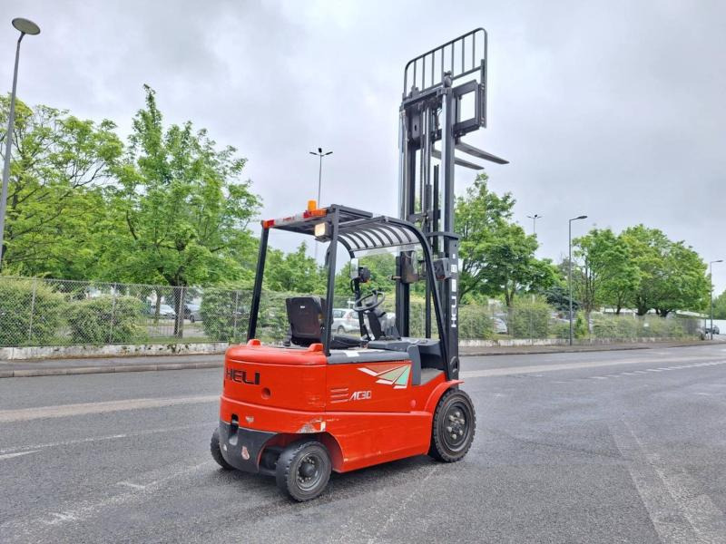 Электропогрузчик Heli CPD30: фото 9 Электропогрузчик Heli CPD30: фото 9