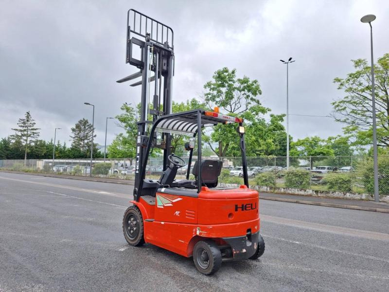 Электропогрузчик Heli CPD30: фото 8 Электропогрузчик Heli CPD30: фото 8