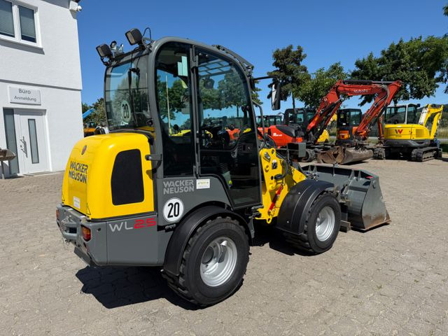 Wacker WL 25, Bj 23, 210 BH, Breitreifen Schaufel Gabel - Колёсный погрузчик: фото 4 Wacker WL 25, Bj 23, 210 BH, Breitreifen Schaufel Gabel - Колёсный погрузчик: фото 4