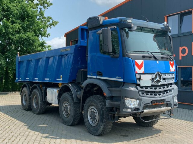 Mercedes-Benz AROCS 4145 8x8 EURO6 Muldenkipper - Самосвал: фото 1 Mercedes-Benz AROCS 4145 8x8 EURO6 Muldenkipper - Самосвал: фото 1