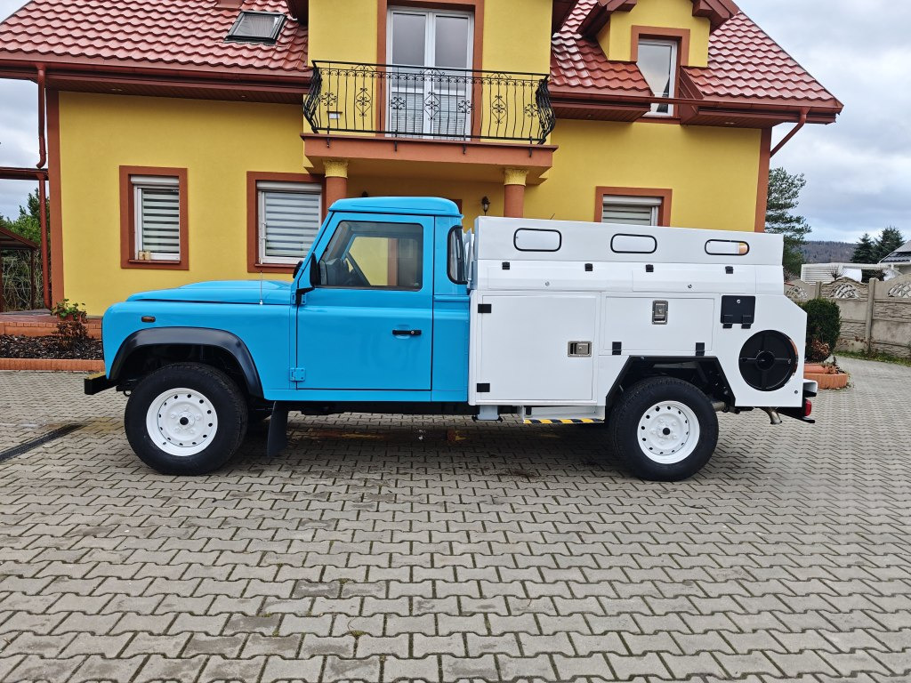 Land Rover Defender VAACUM truck canalisation cleaner - Ассенизатор: фото 1 Land Rover Defender VAACUM truck canalisation cleaner - Ассенизатор: фото 1