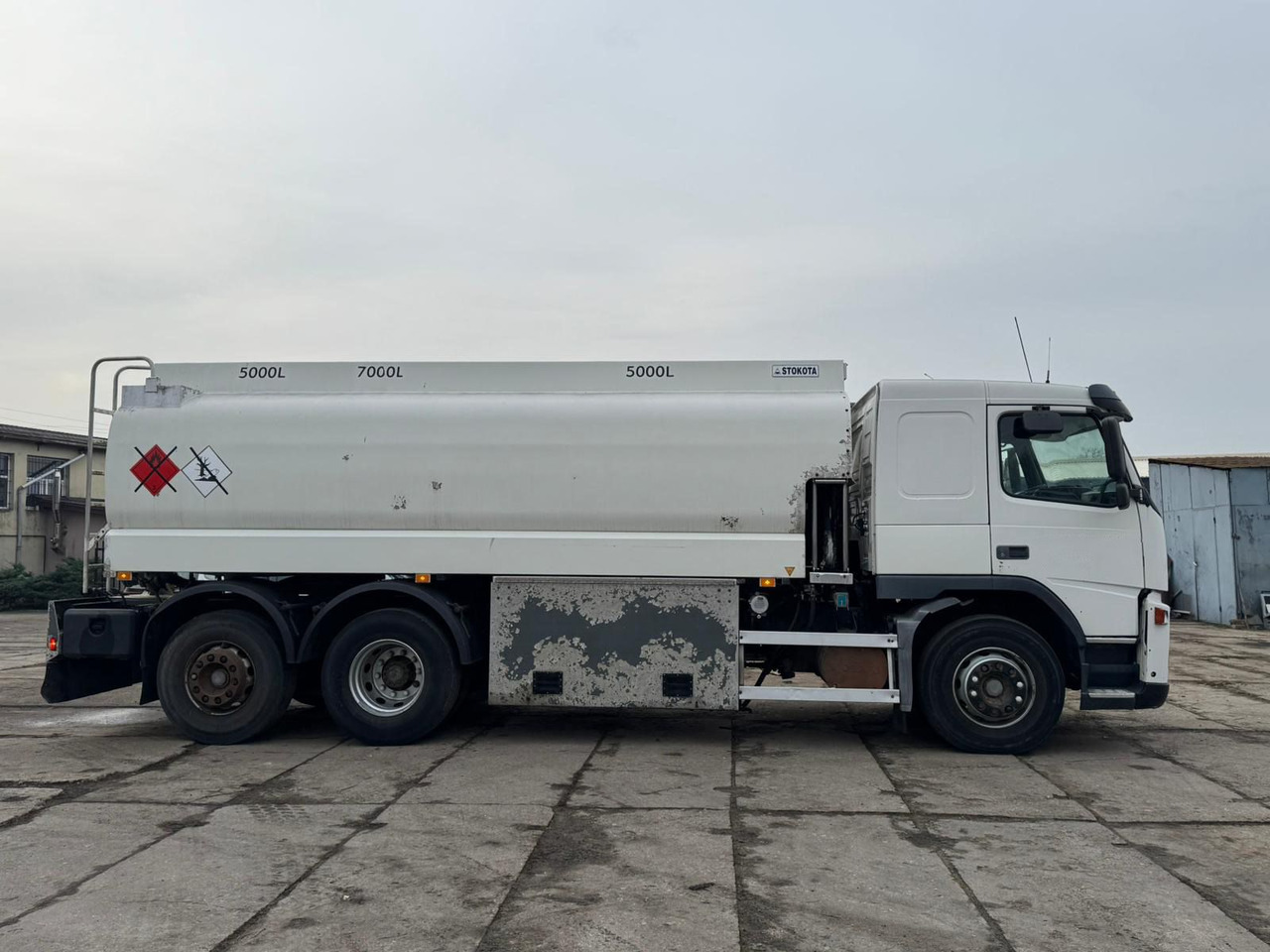 VOLVO FM12.380 - Грузовик-цистерна: фото 3 VOLVO FM12.380 - Грузовик-цистерна: фото 3