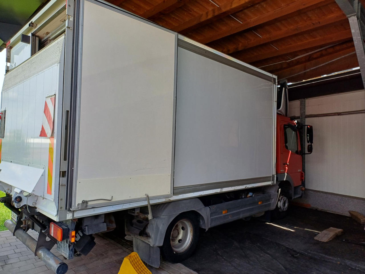 MERCEDES-BENZ 816 Euro5 AHK Luftfeder - Рефрижератор: фото 2 MERCEDES-BENZ 816 Euro5 AHK Luftfeder - Рефрижератор: фото 2