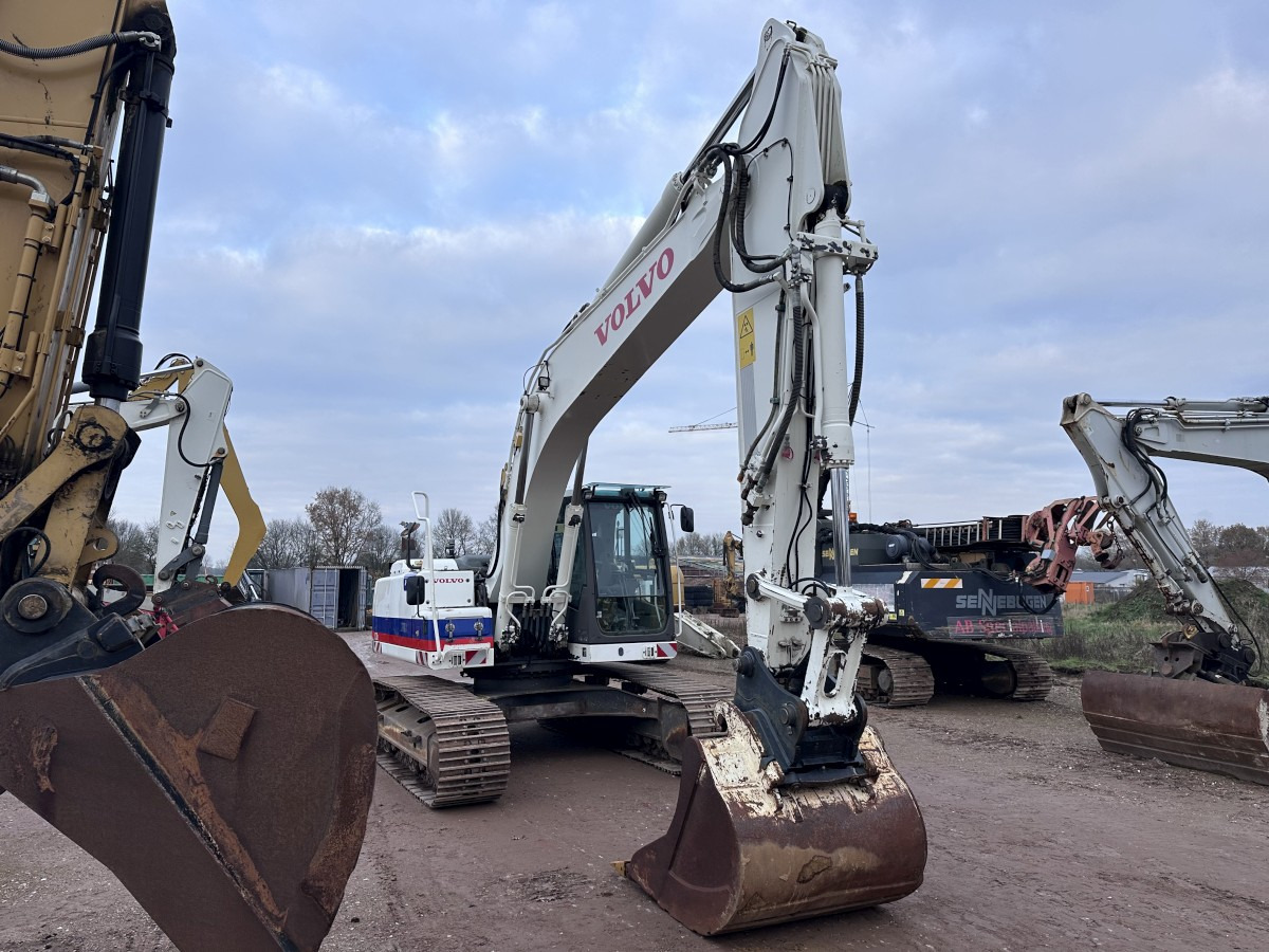 VOLVO EC 220 DL German machine! - Экскаватор: фото 4 VOLVO EC 220 DL German machine! - Экскаватор: фото 4