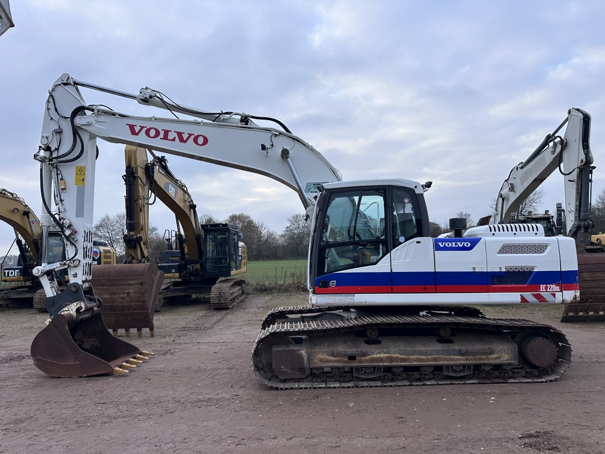 VOLVO EC 220 DL German machine! - Гусеничный экскаватор: фото 1 VOLVO EC 220 DL German machine! - Гусеничный экскаватор: фото 1