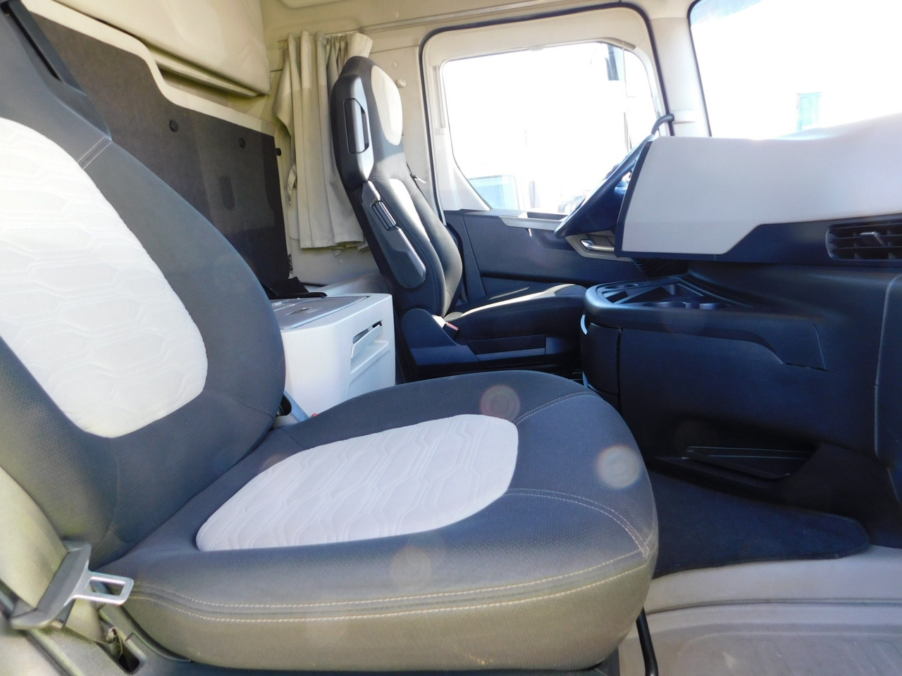 Ford F max 4x2 scab e6 12s2620 - Тягач: фото 5 Ford F max 4x2 scab e6 12s2620 - Тягач: фото 5