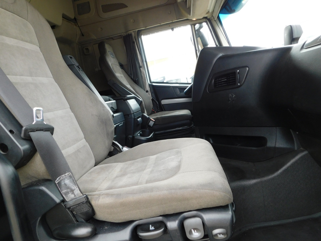 Iveco As440tp - Тягач: фото 5 Iveco As440tp - Тягач: фото 5