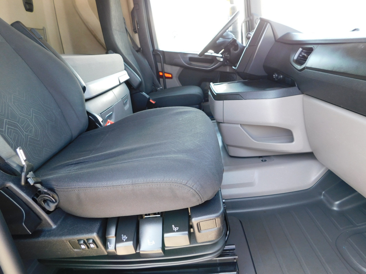 Scania R500 - Тягач: фото 5 Scania R500 - Тягач: фото 5