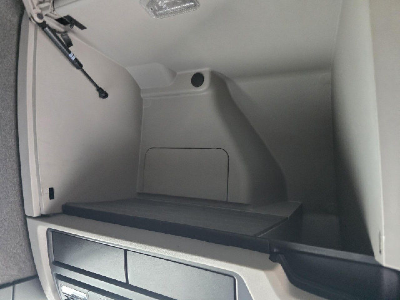 Тягач Scania S 560: фото 9